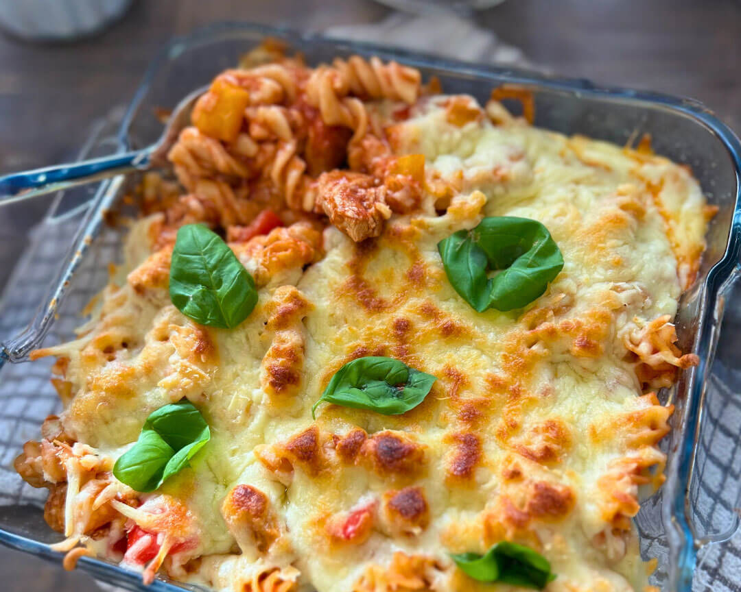Cheesy Chicken Pasta Bake